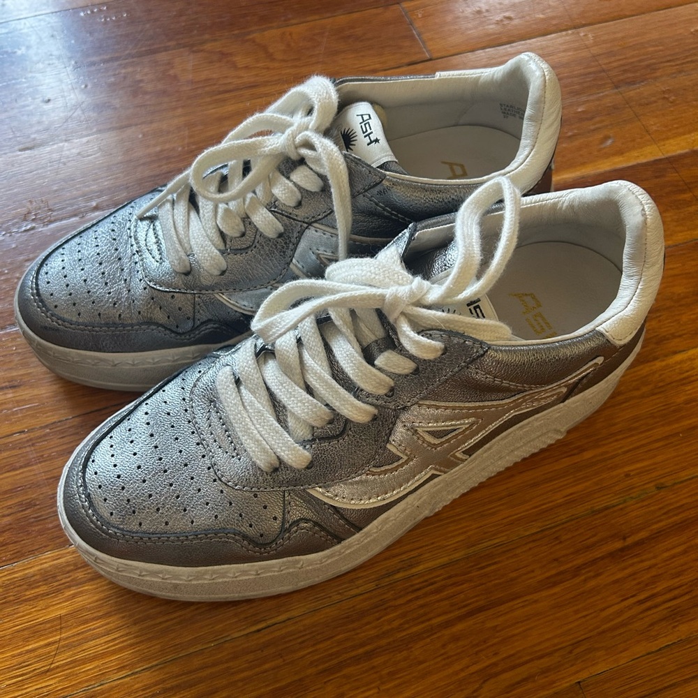 Ash Silver Sneakers with White Trim